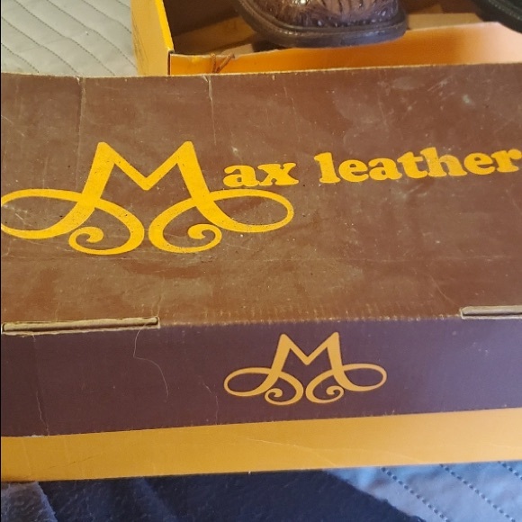 Genuine crocodile men’s shoes